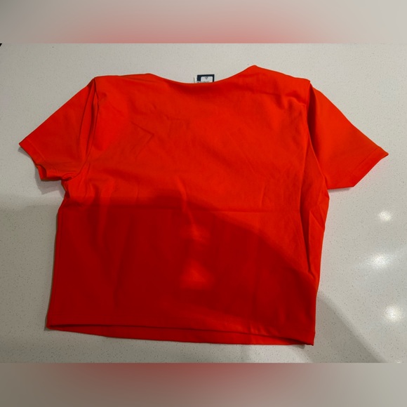 BNWT Aritzia Babaton cropped t shirt - Picture 3 of 7